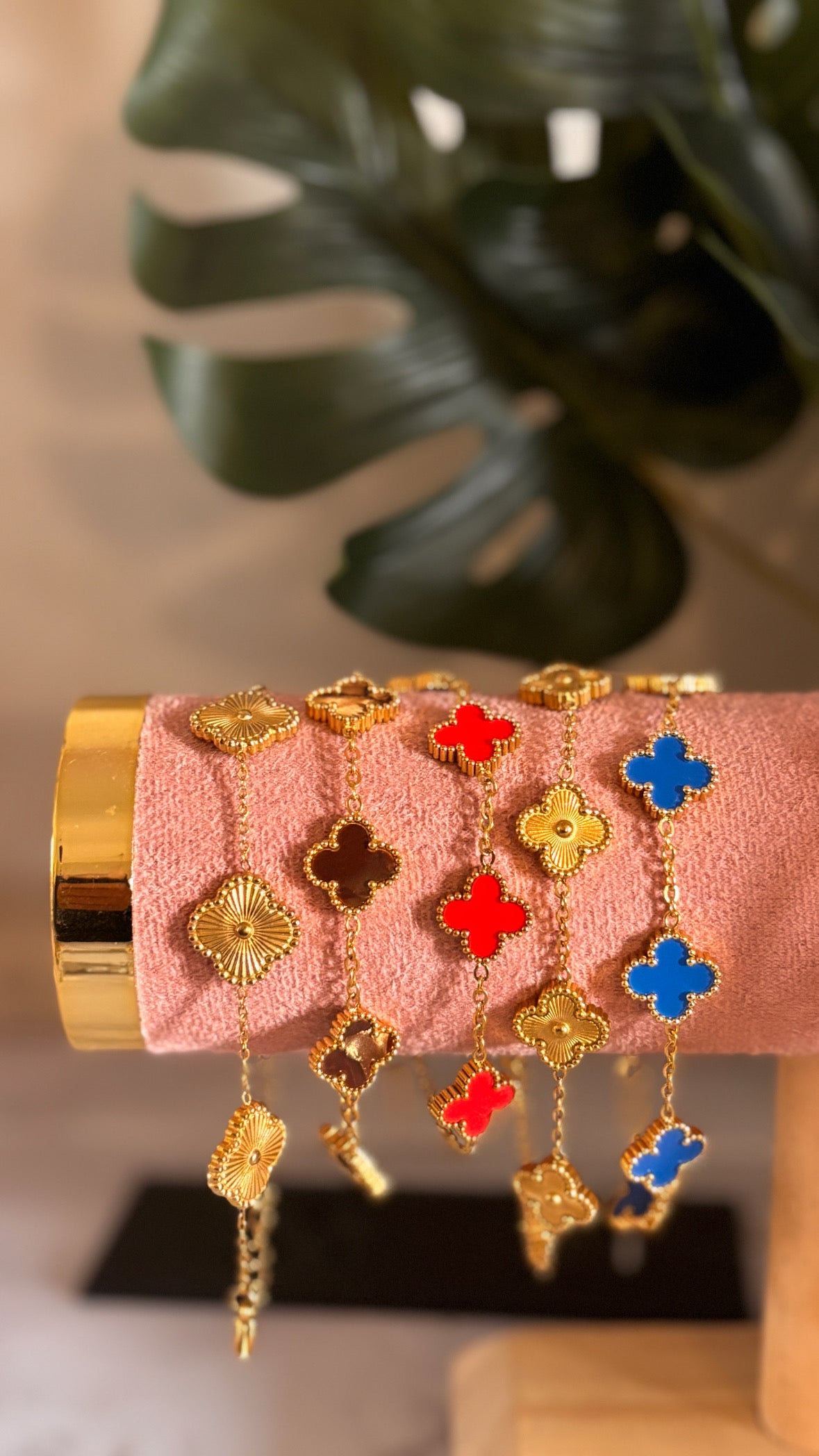 V-C Four Leaf Bracelet